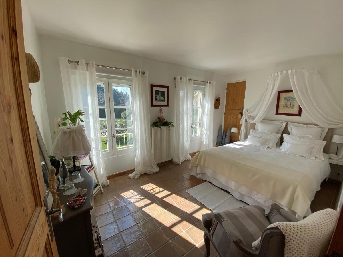 La Ferme De Gigognan Bed & Breakfast Avignon Exterior photo